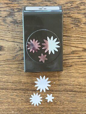 Stampin Up! Blossom Bunch Paper Flower Punch Craft Tool Scrapbooking Supply